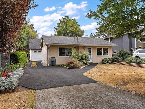 3167 Irma St , Victoria, BC V9A 1S9