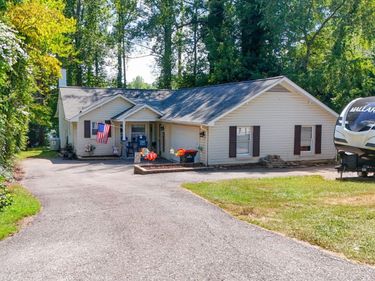 2070 Timberlake Drive, Lynchburg, VA 24502