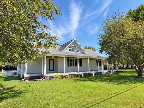 1203 White Pine Lane , Metropolis, IL 62960