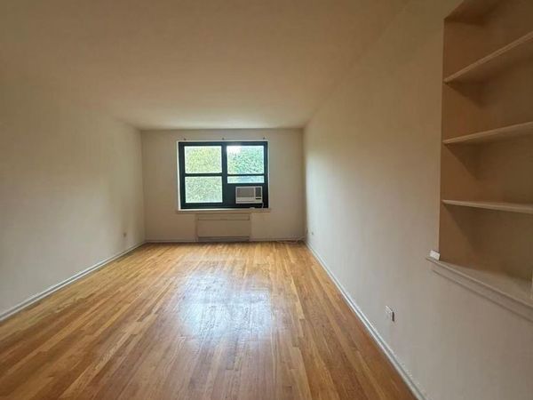 21110 73 Avenue , Unit 4G, Bayside, NY 11364