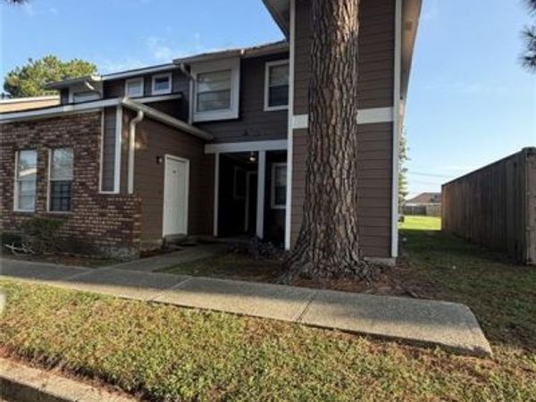 2425 OXFORD Place , Unit 123, Gretna, LA 70056