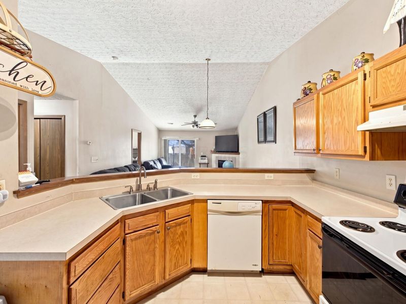1456 October Ridge Court , Columbus, OH 43223 Photo 9