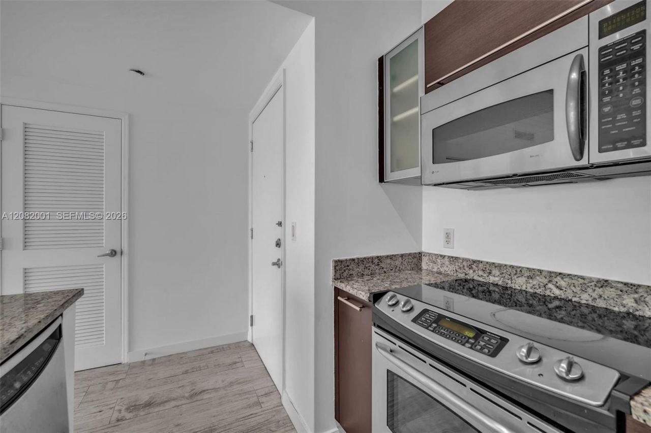 951 Brickell Ave , Unit 2403, Miami, FL 33131 Photo