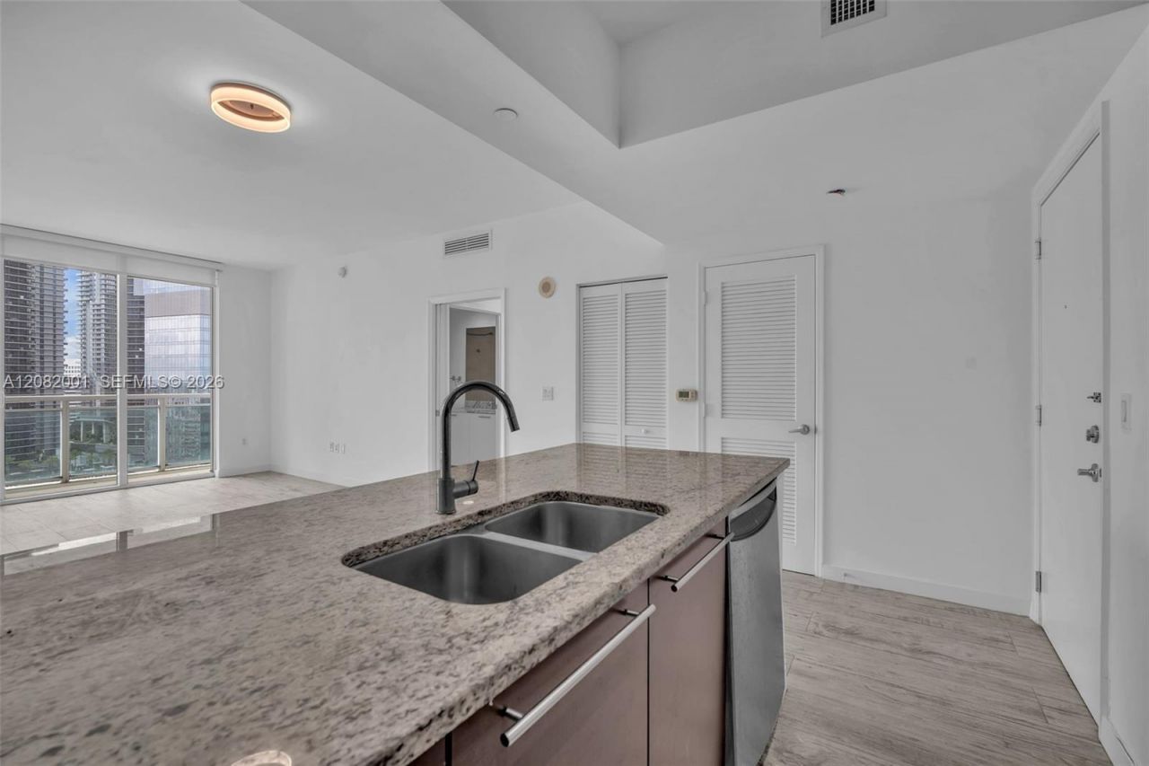951 Brickell Ave , Unit 2403, Miami, FL 33131 Photo