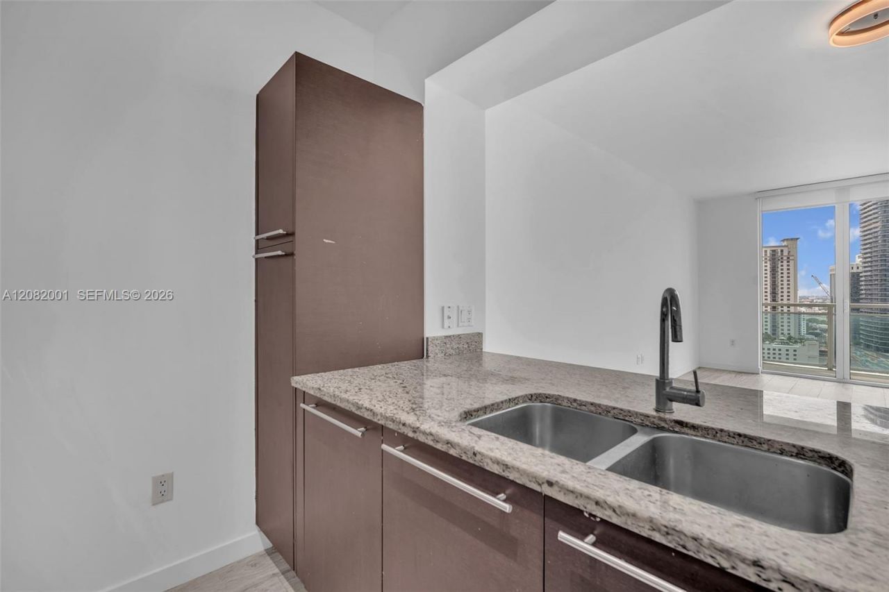 951 Brickell Ave , Unit 2403, Miami, FL 33131 Photo