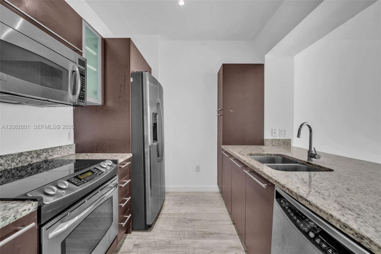 951 Brickell Ave , Unit 2403, Miami, FL 33131 Photo