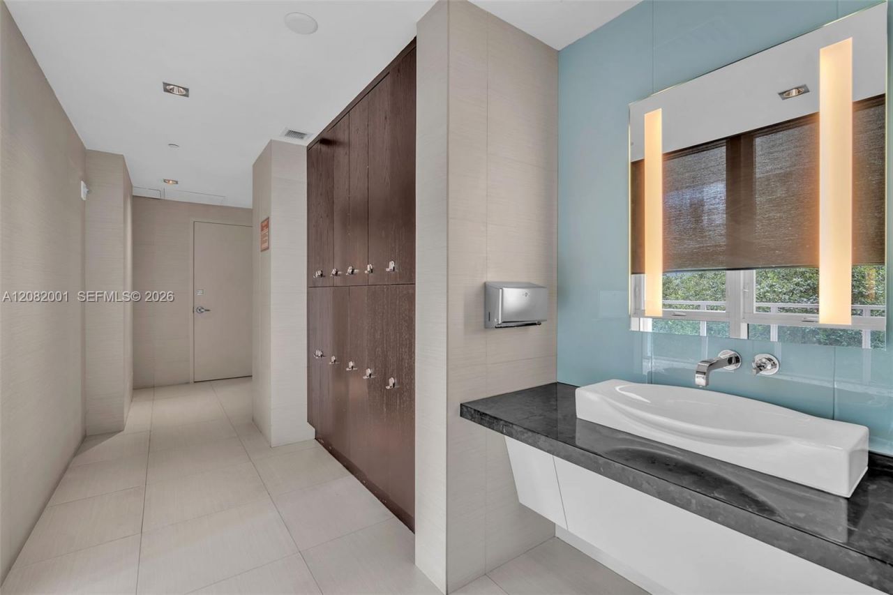 951 Brickell Ave , Unit 2403, Miami, FL 33131 Photo