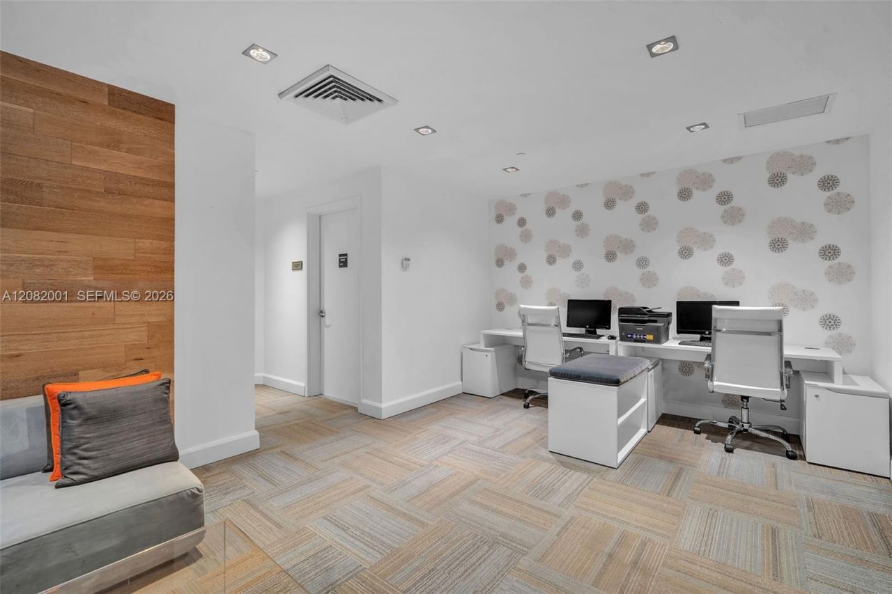 951 Brickell Ave , Unit 2403, Miami, FL 33131 Photo