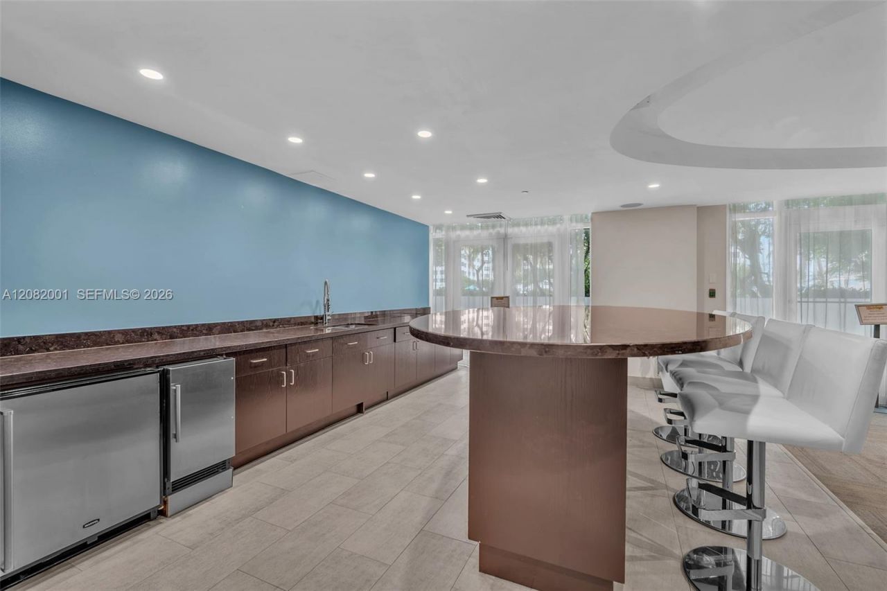 951 Brickell Ave , Unit 2403, Miami, FL 33131 Photo
