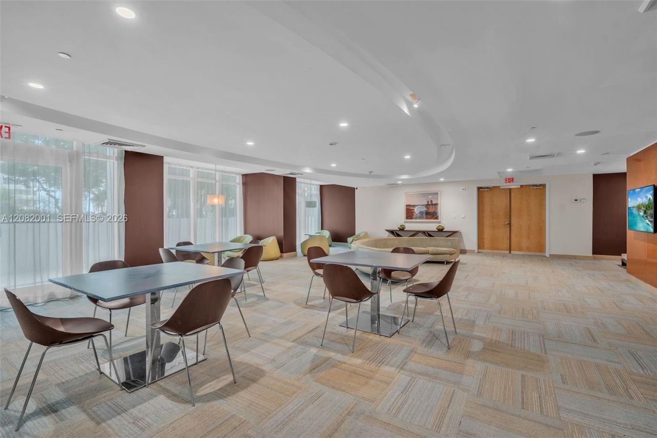 951 Brickell Ave , Unit 2403, Miami, FL 33131 Photo