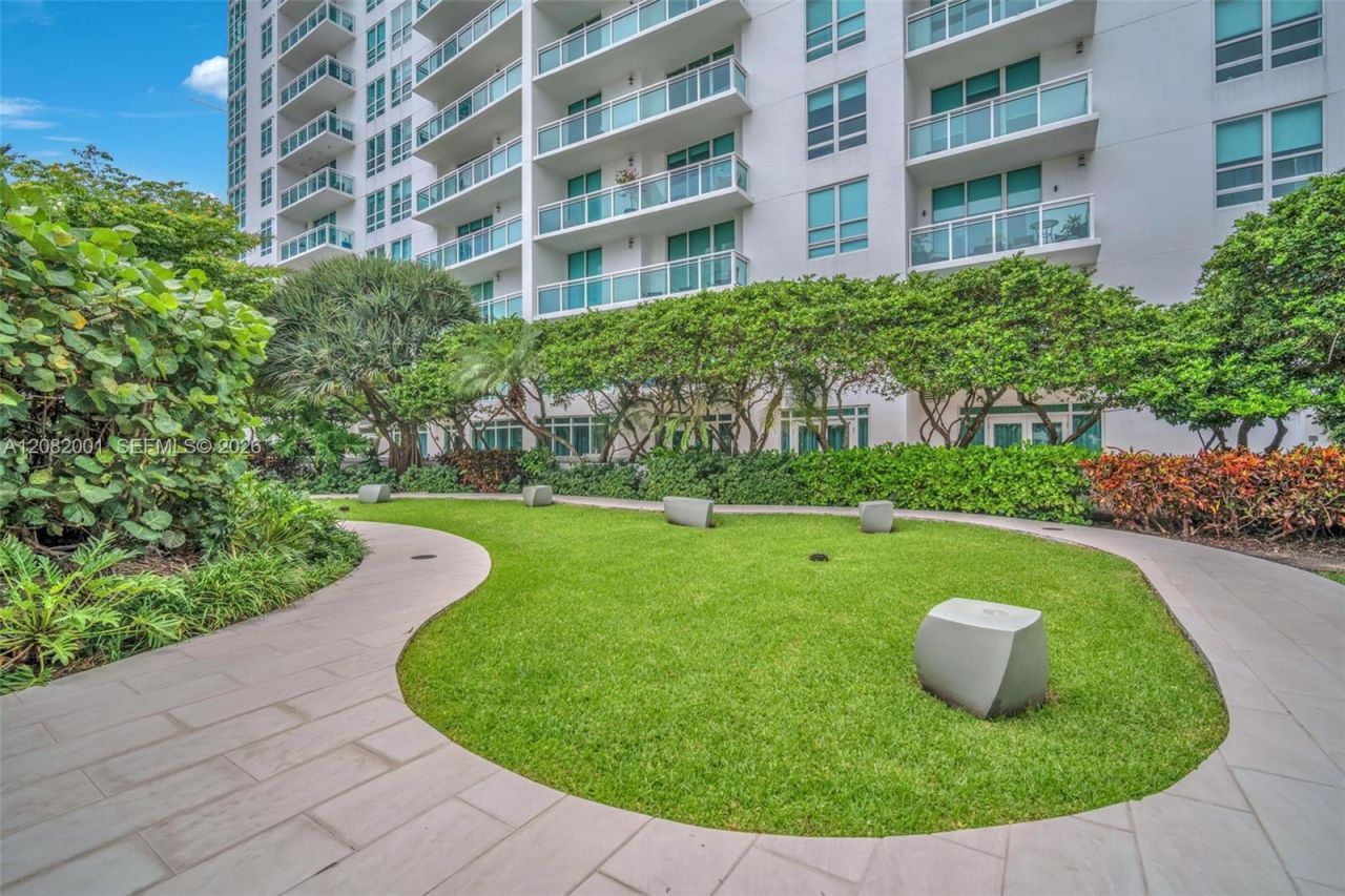 951 Brickell Ave , Unit 2403, Miami, FL 33131 Photo