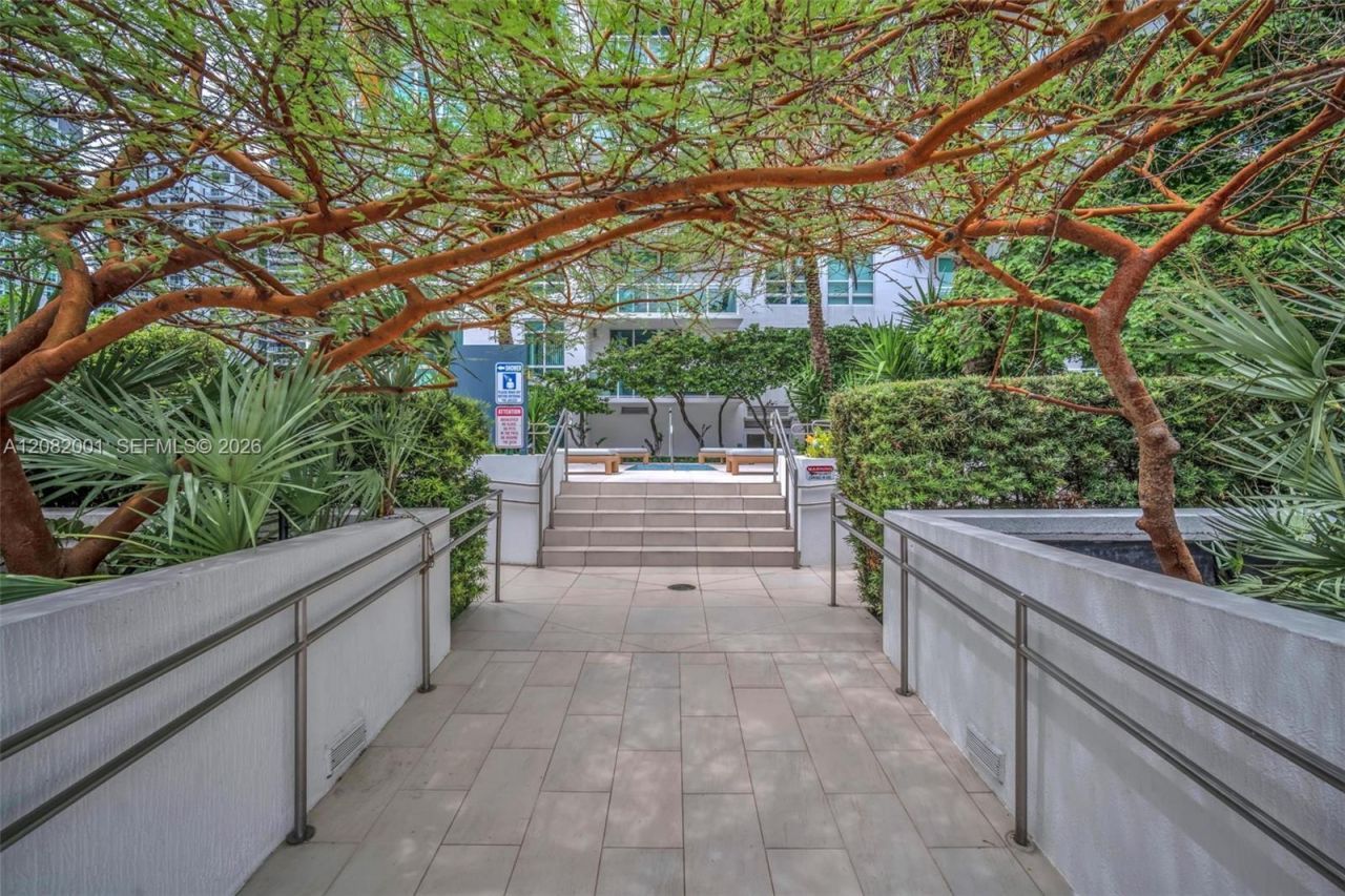 951 Brickell Ave , Unit 2403, Miami, FL 33131 Photo