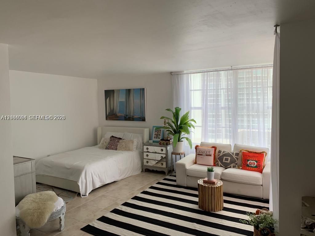 2899 SW Collins Ave, Unit 1016, Miami Beach, FL 33140 Photo