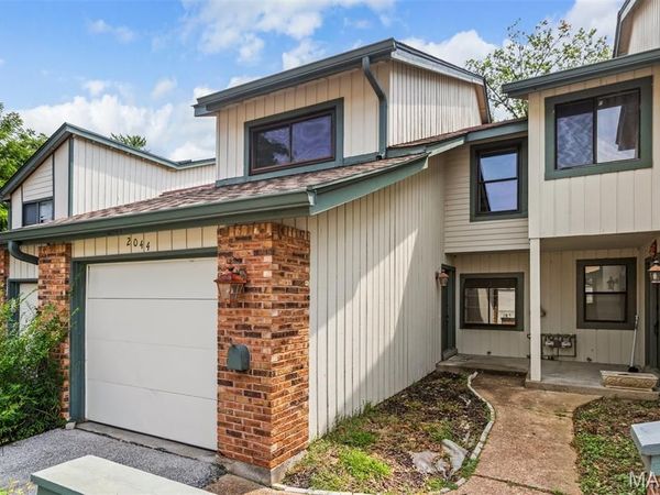 2044 Falling Brook Drive , Maryland Heights, MO 63043