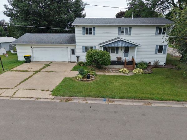 242 S Taylor Street, Lancaster, WI 53813