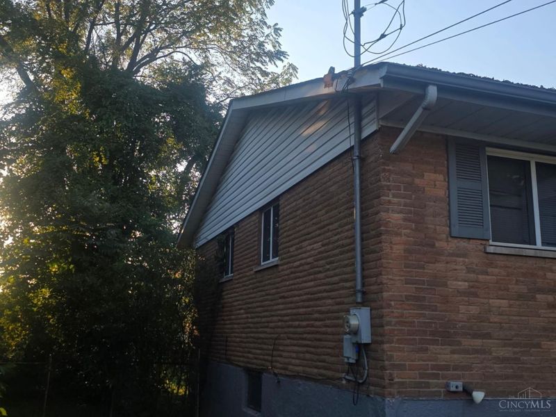 6065 Waldway Lane, Cincinnati, OH 45224 Photo 2