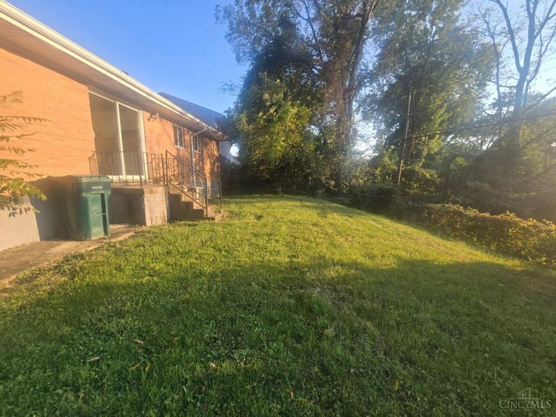 6065 Waldway Lane, Cincinnati, OH 45224 Photo 4