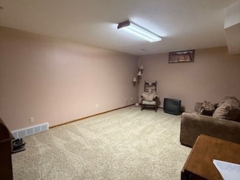 127 Northwood Drive, Dover, OH 44622 Photo 27