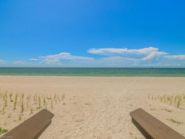 8473 Bay Colony DR, Unit 304, NAPLES, FL 34108