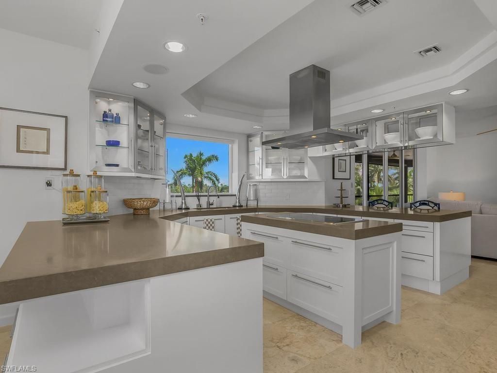 8473 Bay Colony Dr, Unit 304, Naples, FL 34108 Photo