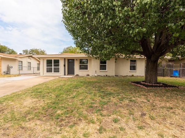 5517 Cottey Street , Fort Worth, TX 76119