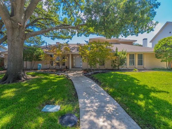 7616 Woodstone Lane , Dallas, TX 75248
