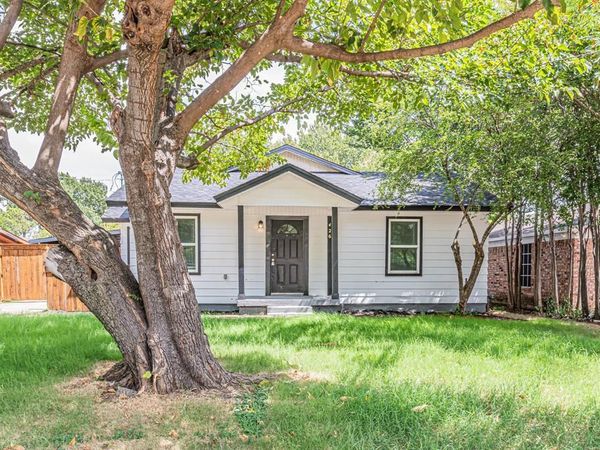 426 NE 29th Street , Grand Prairie, TX 75050