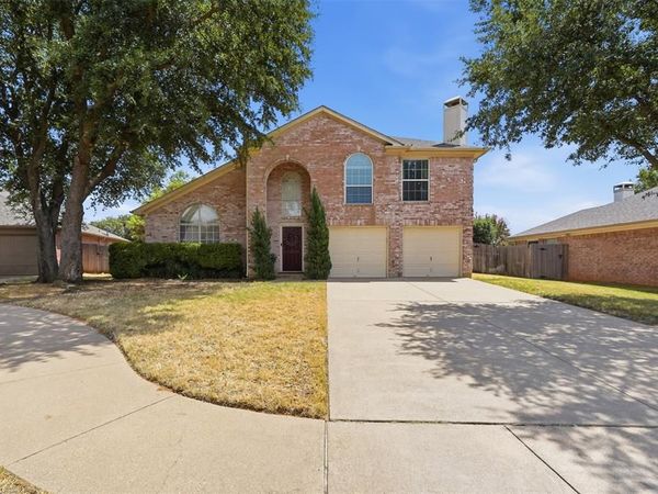 5004 Ridgefield Court , Arlington, TX 76017