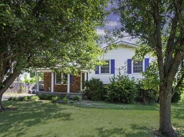 102 Merewood Drive, Versailles, KY 40383