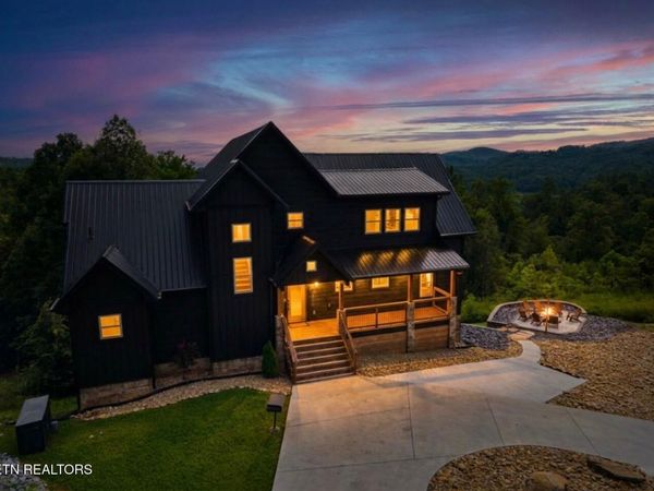 2843 Cedar Falls Way , Sevierville, TN 37862