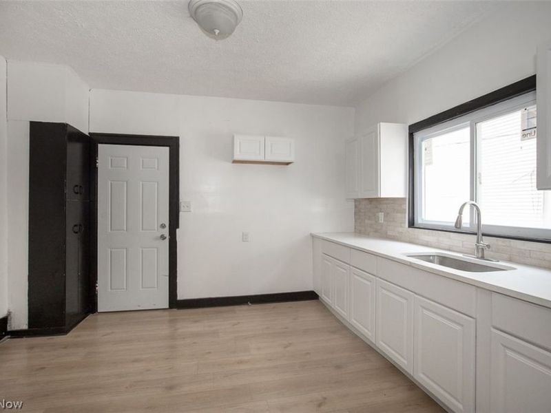 3692 E 146th Street, Cleveland, OH 44120 Photo 4