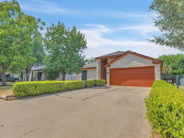 1902 Hollow Tree BLVD, Round Rock, TX 78681