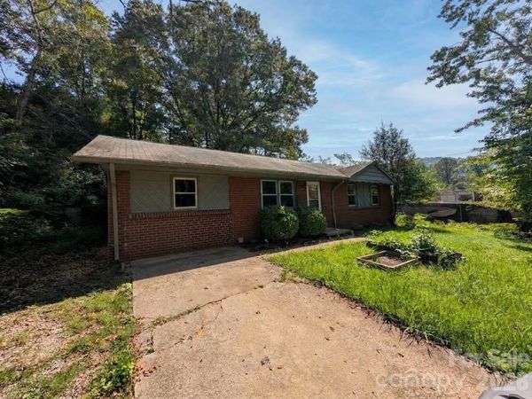 202 Melody Circle, Swannanoa, NC 28778
