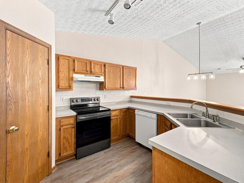 1460 October Ridge Court, Columbus, OH 43223 Photo 14