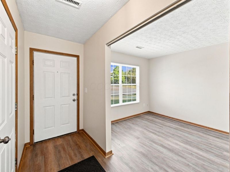 1460 October Ridge Court, Columbus, OH 43223 Photo 8