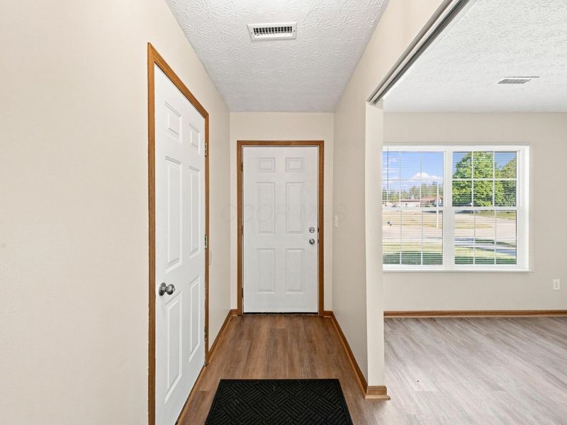 1460 October Ridge Court, Columbus, OH 43223 Photo 9