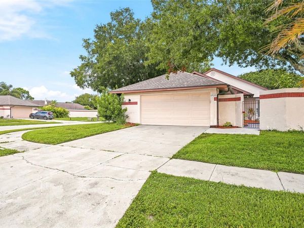 6922 SILVERMILL DRIVE, TAMPA, FL 33635