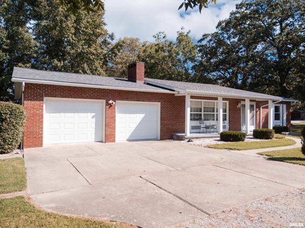 615 W RUSSELL Street, DeSoto, IL 62924