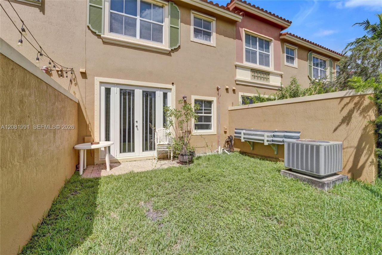 953 SW 143rd Ave , Pembroke Pines, FL 33027 Photo