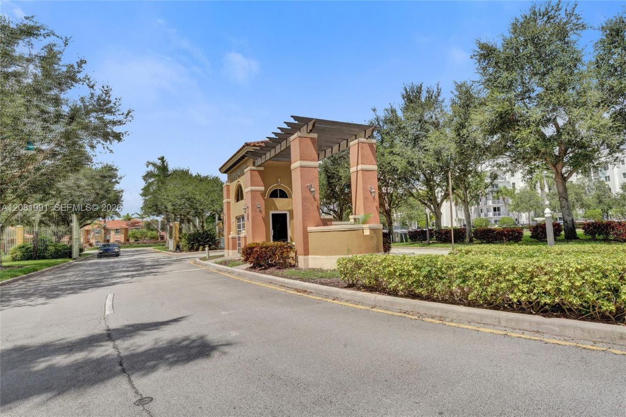 953 SW 143rd Ave , Pembroke Pines, FL 33027 Photo