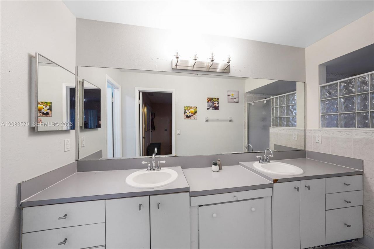 9834 SW 222nd St , Cutler Bay, FL 33190 Photo