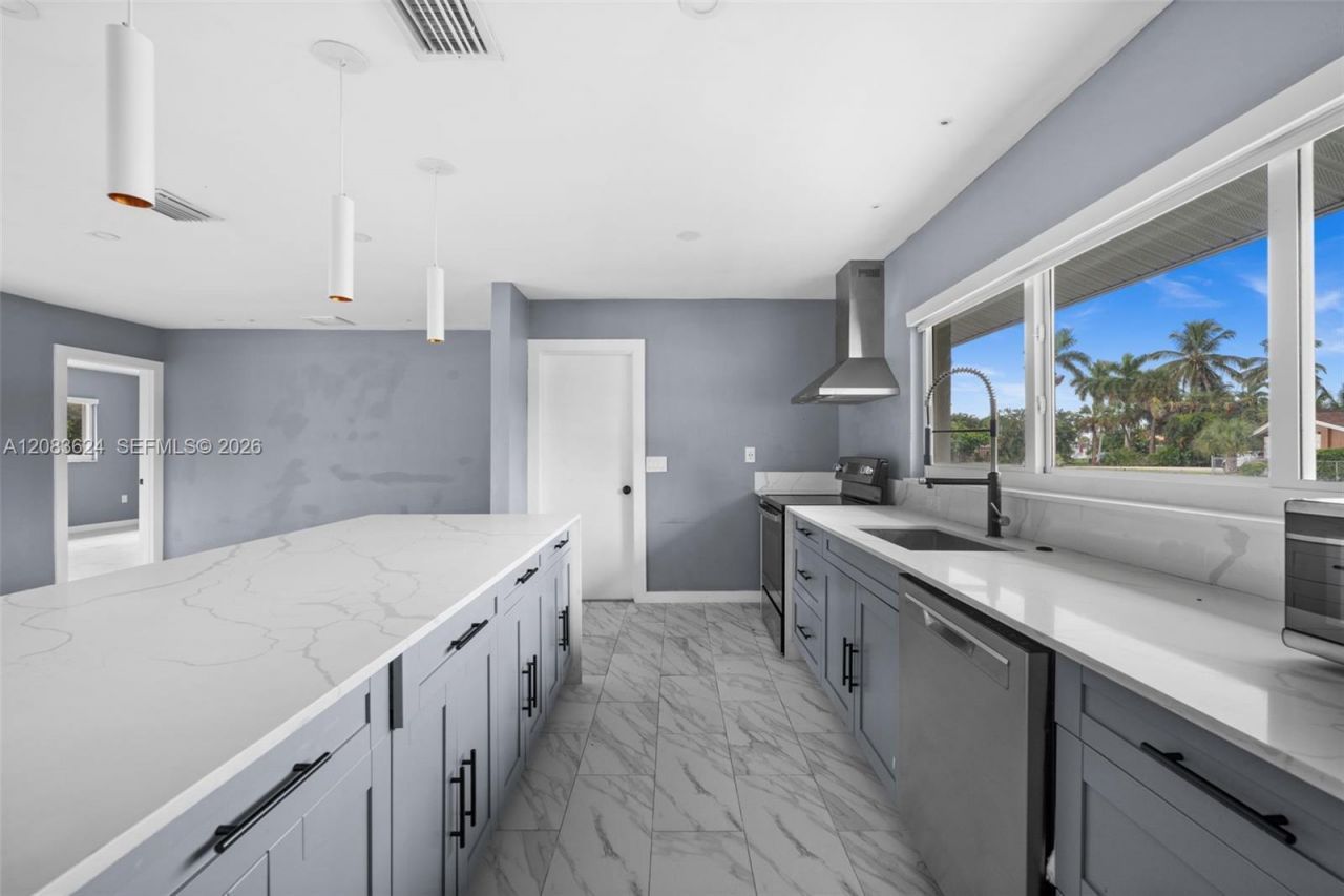 5212 Santa Rosa Ct , Cape Coral, FL 33904 Photo