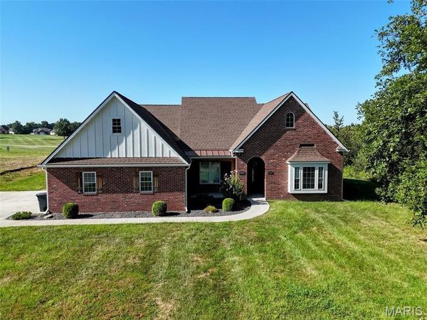 52851 Norwoods Place, Hannibal, MO 63401