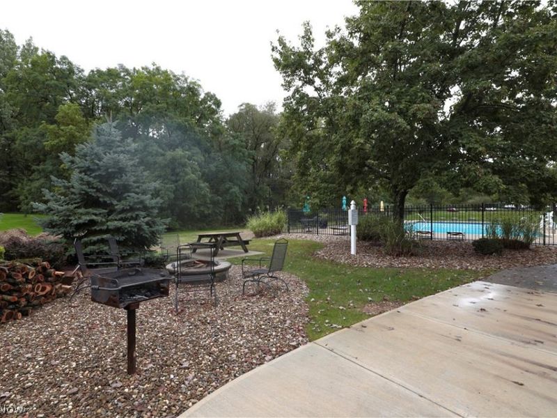 9995 Independence Drive, Unit 8B, North Royalton, OH 44133 Photo 17