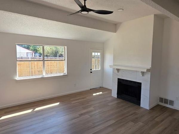 414 Valley Mills Drive, Arlington, TX 76018