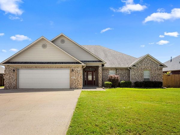 48 Lakeland Drive, Cabot, AR 72023