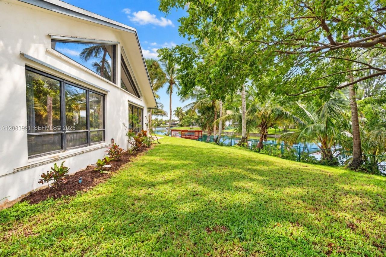 9880 SW 1st St, Plantation, FL 33324 Photo