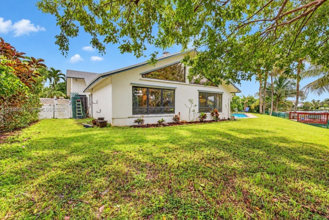 9880 SW 1st St, Plantation, FL 33324 Photo