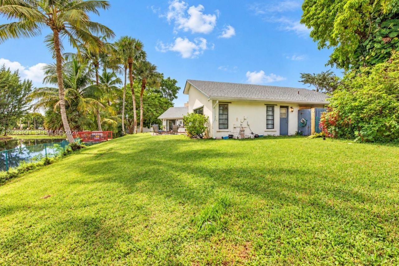 9880 SW 1st St, Plantation, FL 33324 Photo