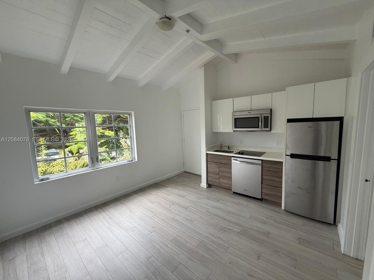 1450 Meridian Ave, Unit 202, Miami Beach, FL 33139 Photo